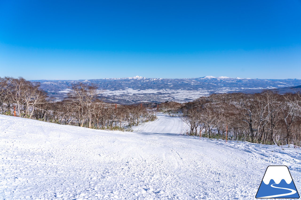 ニセコ東急グラン・ヒラフ｜標高1,000ｍの別世界。最高の青空に恵まれて、羊蹄山も丸見え、感動級の大パノラマ！